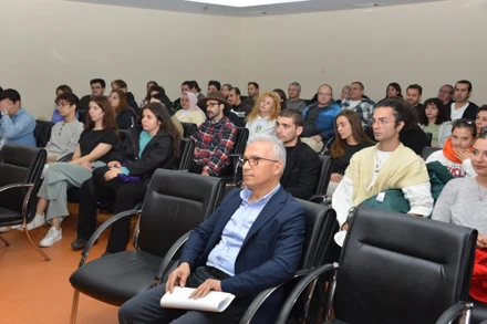 "Cumhuriyete Giden Yol" Konferans